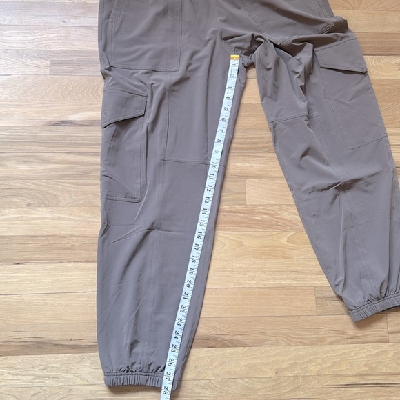 Spanx NWT out of office cargo joggers smoke M - Picture 9 of 10